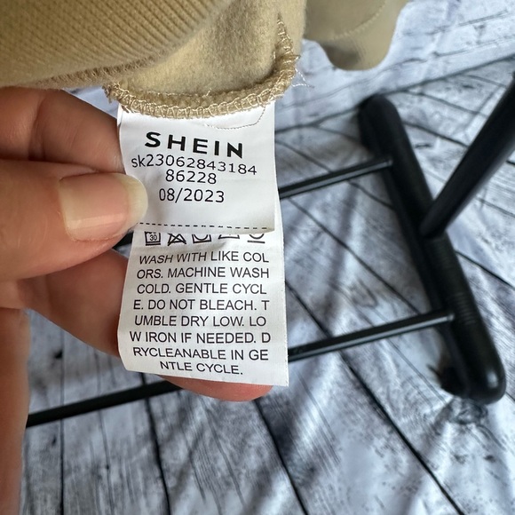 Tween Girl Halloween Cute Ghost Printed Sweatshirt - Picture 4 of 7